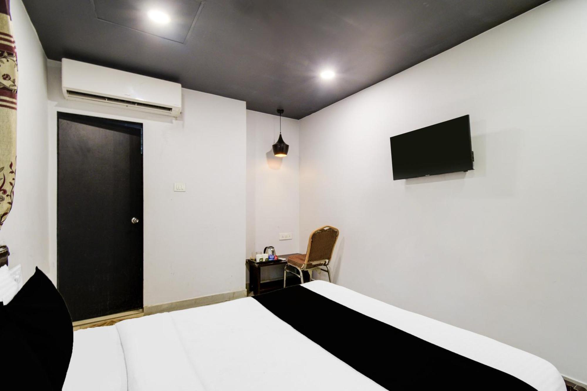 Готель Super Townhouse Alwal Road Trimulgherry Екстер'єр фото